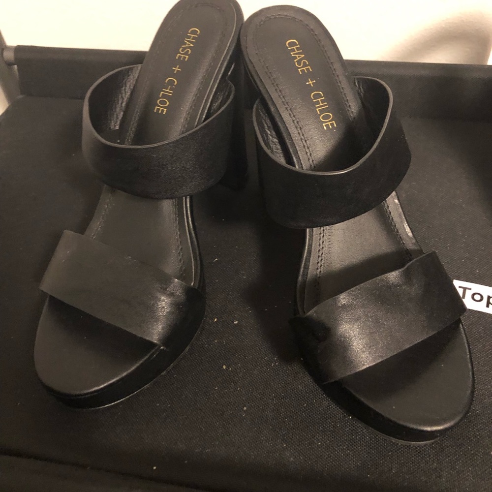 Black Woman size 8 Heels